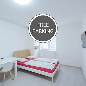 Trzaska With Free Parking Apartmán